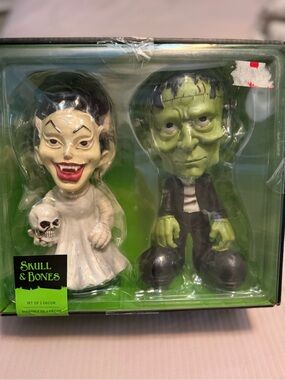 Halloween Figurine Set - Frankenstein & His Bride